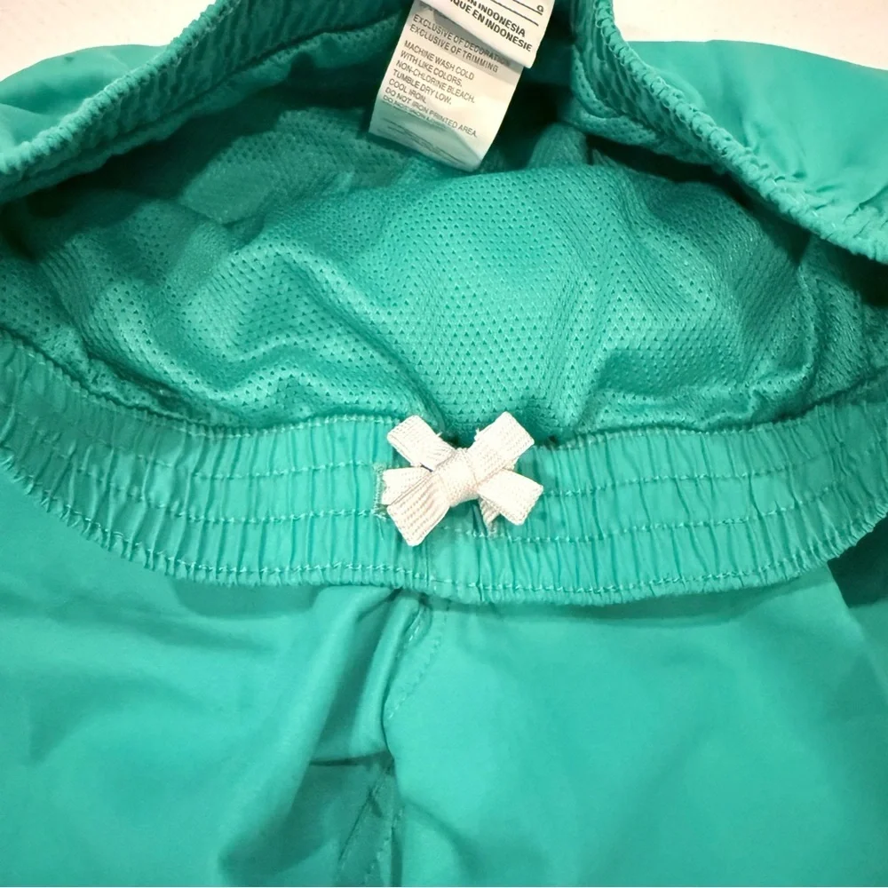 NWT Nike boys size large green swim trunks